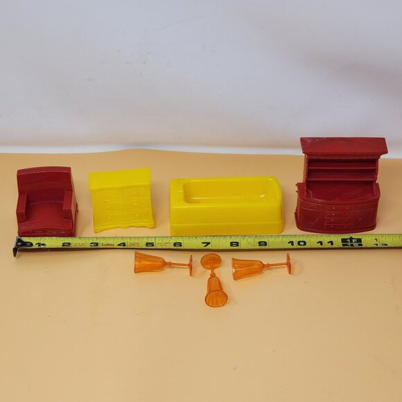 Vintage Superior Dollhouse Furniture Set Red&Yellow With 3 Wine Goblets Plastic - Picture 13 of 13